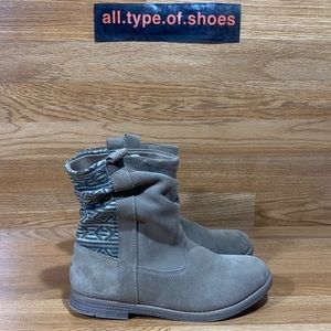 NEW Toms Suede Boots Women’s Size 4